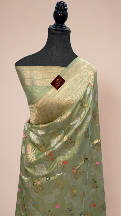 Ektara Pure Katan Silk Banarasi Handloom Saree - Kadiyal Jangla