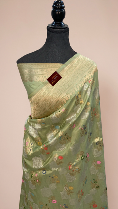 Ektara Pure Katan Silk Banarasi Handloom Saree - Kadiyal Jangla