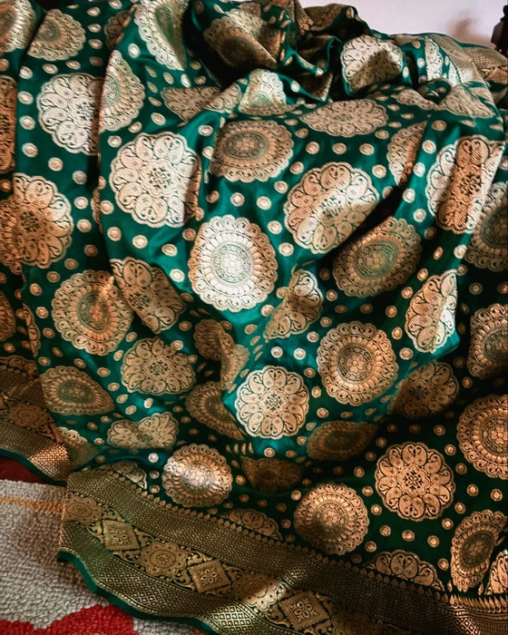 Deepika Padukone Green Pure Katan Silk Banarasi Handloom Saree - Kadhwa Motifs