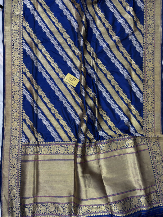Ektara Pure Katan Silk Banarasi Handloom Saree - Silver and Gold Kadhiyal Jangla with Tested Zari