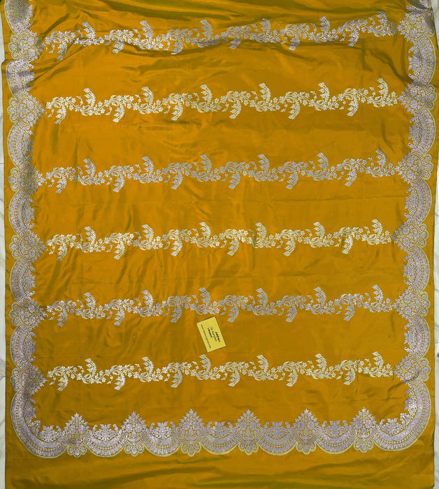 Gold Pure Katan Banarasi Handloom Saree - Kadiyal Jaal Work