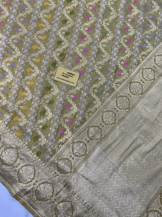 Ektara Pure Katan Silk Banarasi Handloom Saree - Kadiyal Jangla