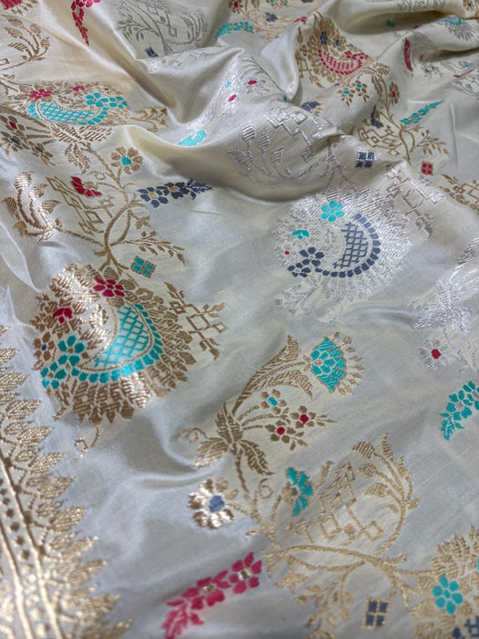 Ektara Pure Katan Silk Banarasi Handloom Saree - Silver and Gold Kadhiyal Jangla with Tested Zari