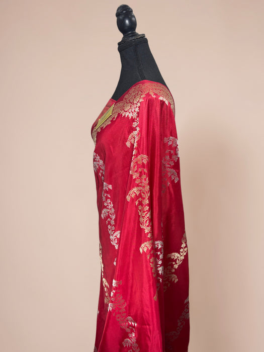 Red Pure Katan Banarasi Handloom Saree - Kadiyal Jaal Work