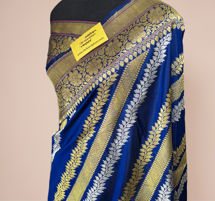 Ektara Pure Katan Silk Banarasi Handloom Saree - Silver and Gold Kadhiyal Jangla with Tested Zari