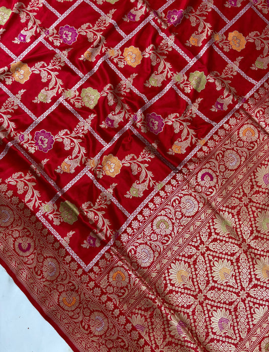 Ektara Red Pure Katan Silk Banarasi Handloom Saree - Silver and Gold Kadhiyal Jangla with Tested Zari