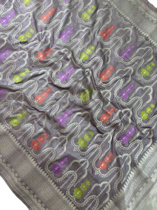 Ektara Pure Katan Silk Banarasi Handloom Saree - Kadiyal Jangla