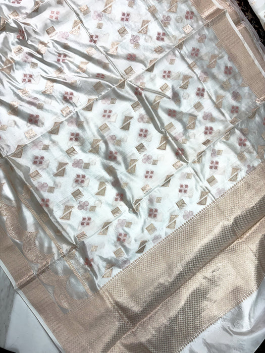 White Pure Raw Mango Katan Banarasi Handloom Saree